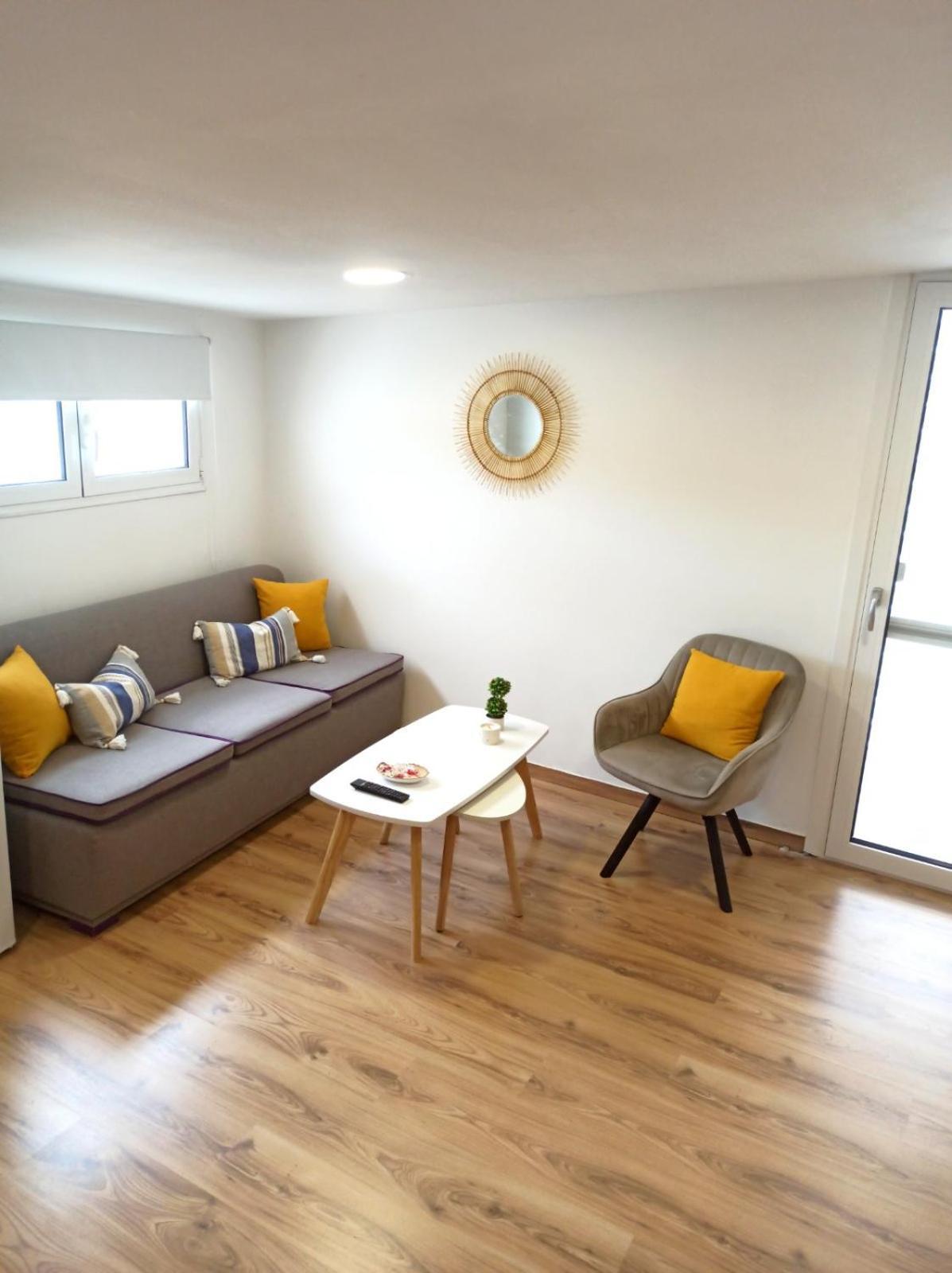 Renovated Loft Near The Center *
